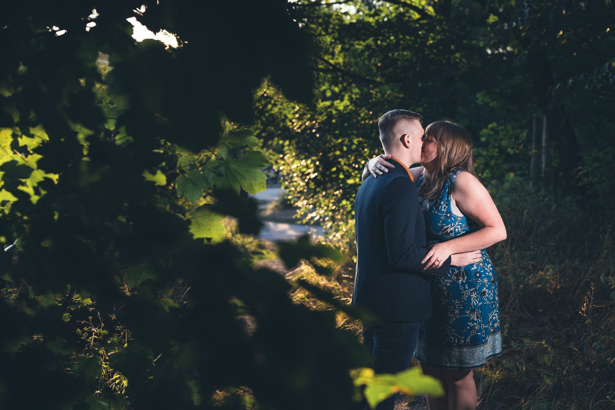 Richard and Becca kiss